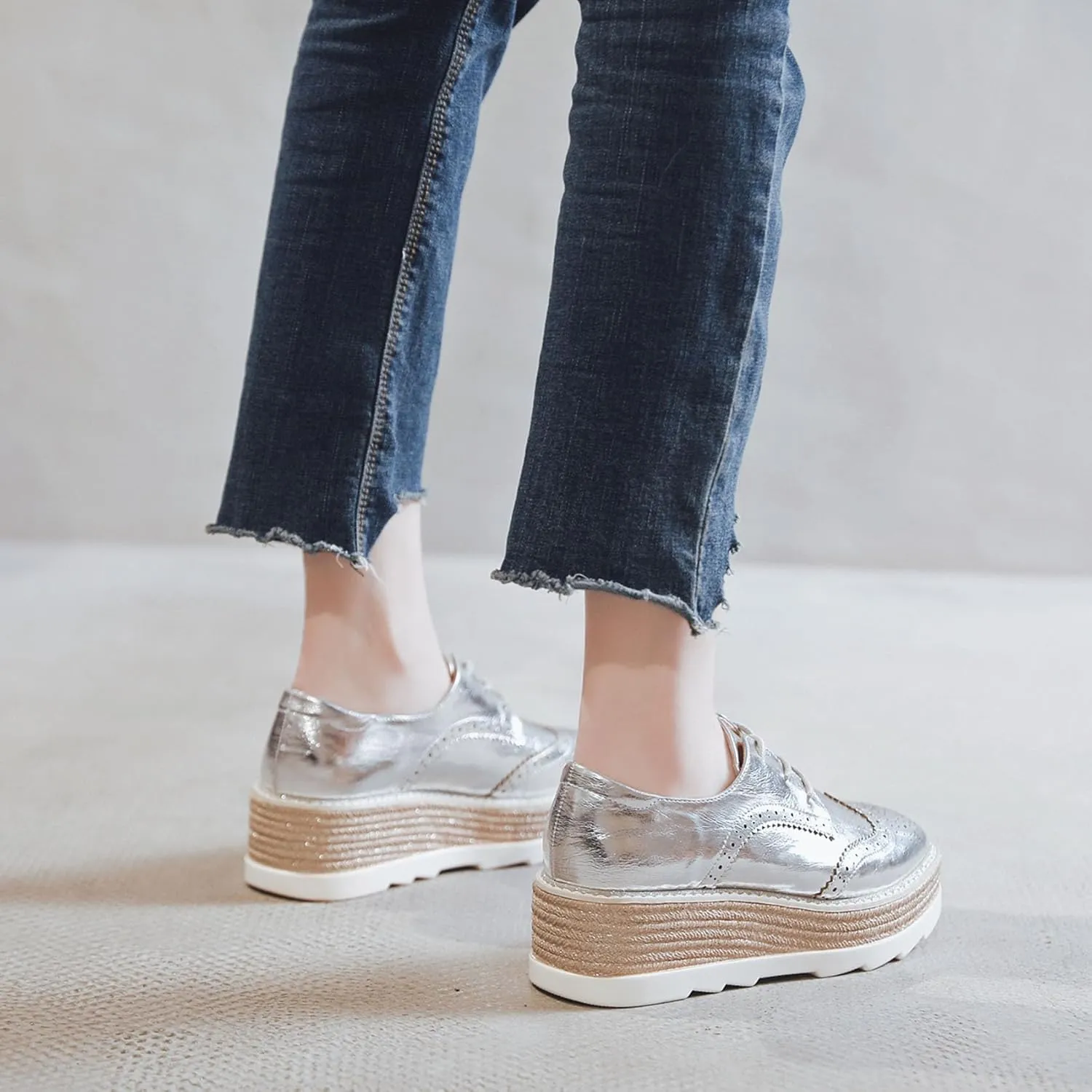 SHEMEE Women's Platform Heels Wedge Lace Up Oxfords Pumps Retro Wingtip High Heels Round Toe British Style Brogues Leisure Sneaker Shoes